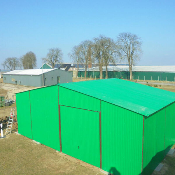 Blechhalle Lagerhalle 10 x 7 Grün RAL 6029 mit Schwingtor